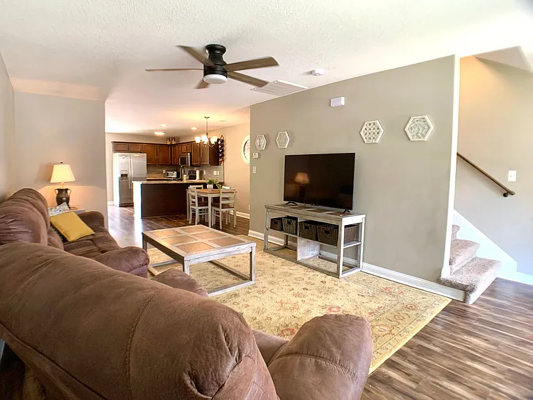 364 Sam Houston Cir — Photo 2