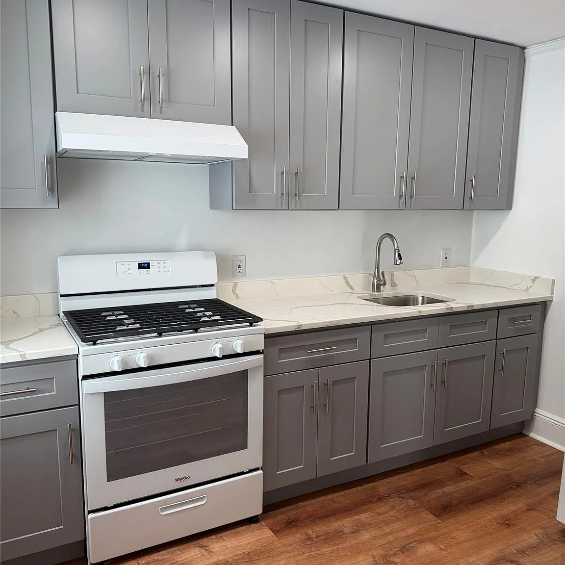 2 bed, 1.0 bath, 900 sqft, $3,000 — Photo 3