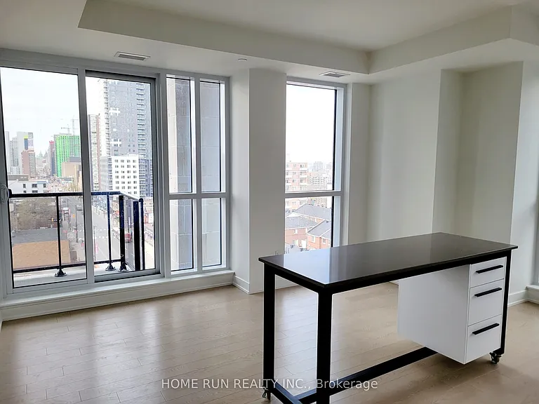 560 Rideau St #802 — Photo 13