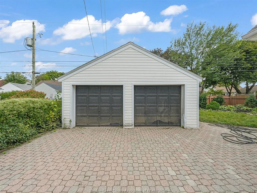 3 bed, $2,550 — Photo 3