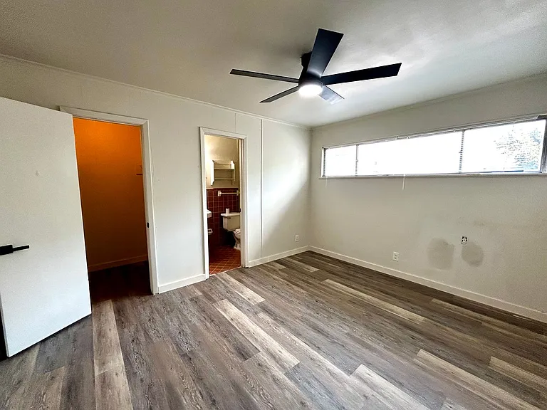 3304 Tom Green St #A — Photo 11