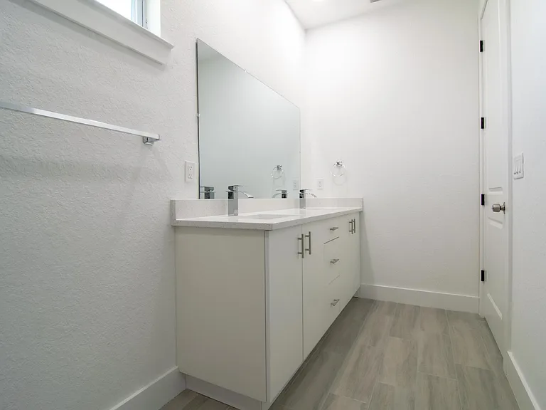 10654 Washington Rd — Photo 23