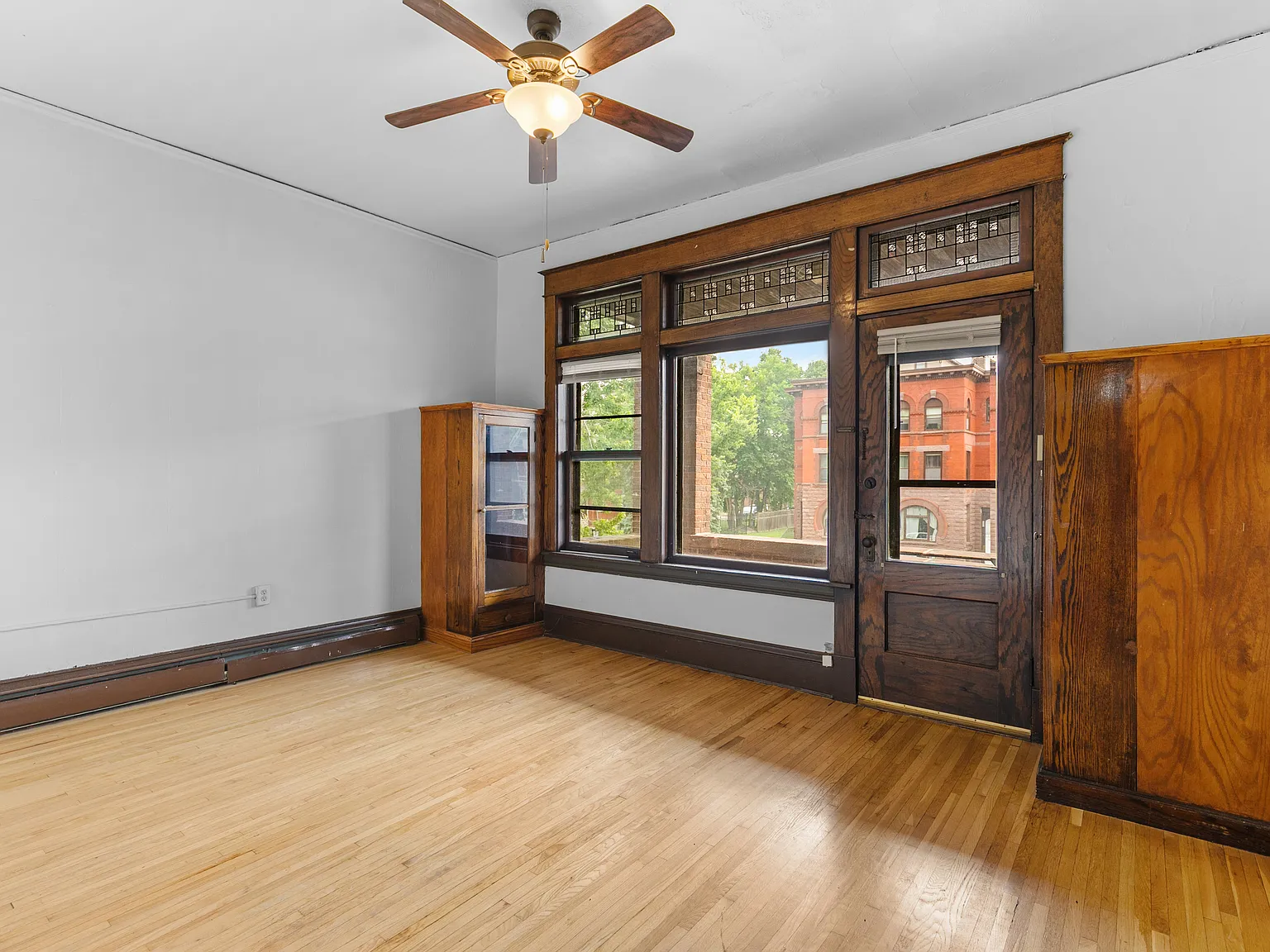 2 bed, 1100 sqft, $1,550 — Photo 4