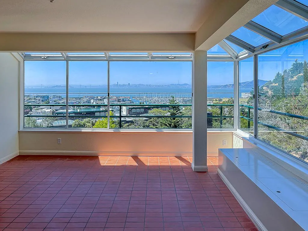 1301 Quarry Ct — Photo 3