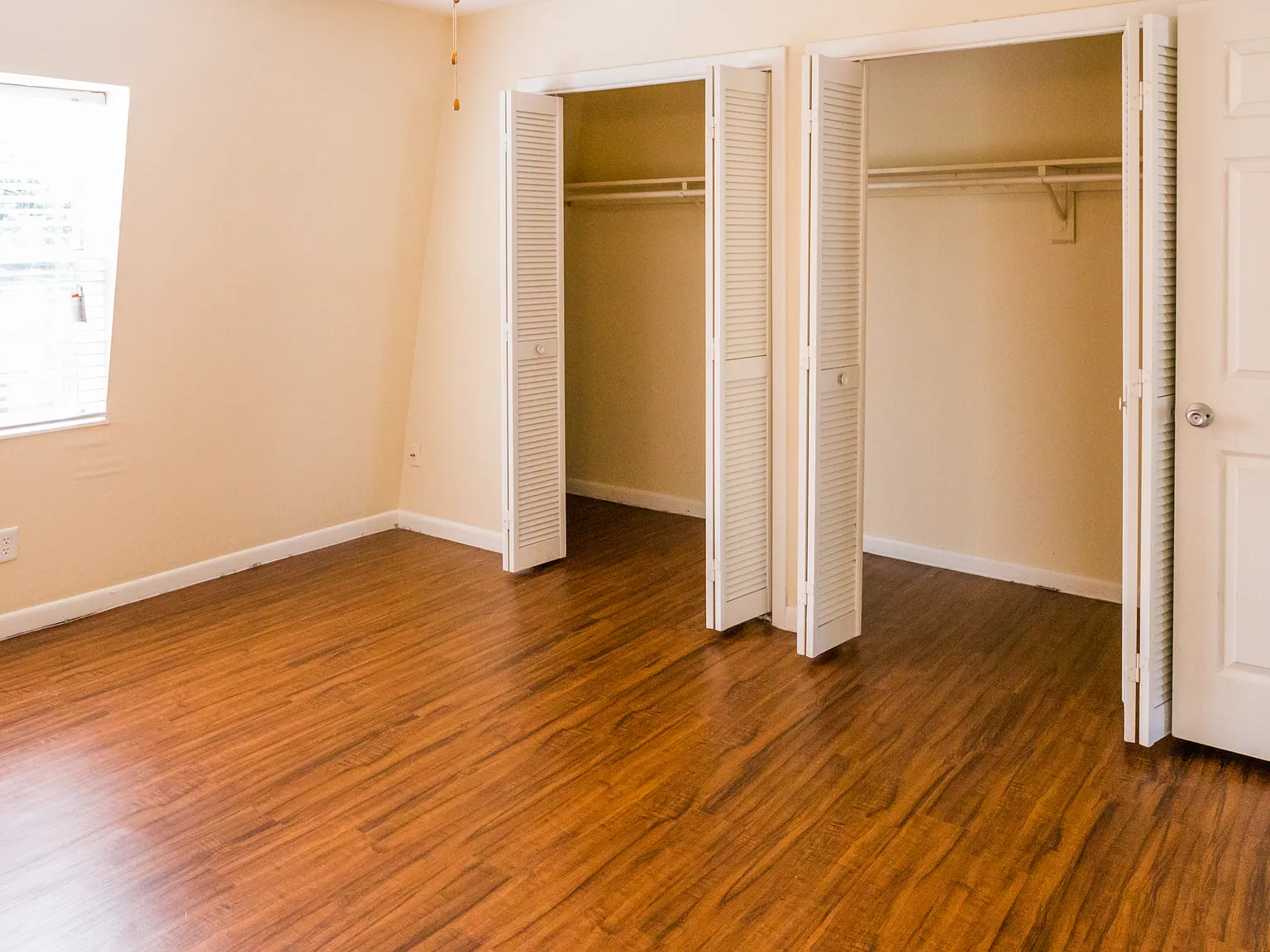 Yale Townhomes — Photo 3