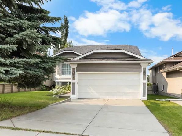 28 S Harvest Oak Dr NE, Calgary, AB T3K 4E2