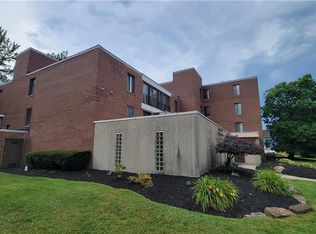 2440 Noble Rd APT 206, Cleveland Heights, OH 44121