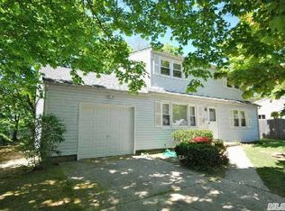 12 Carol Dr, Ronkonkoma, NY 11779
