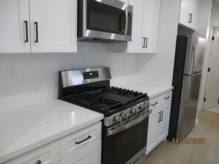 442 W Stocker St #442B — Photo 6