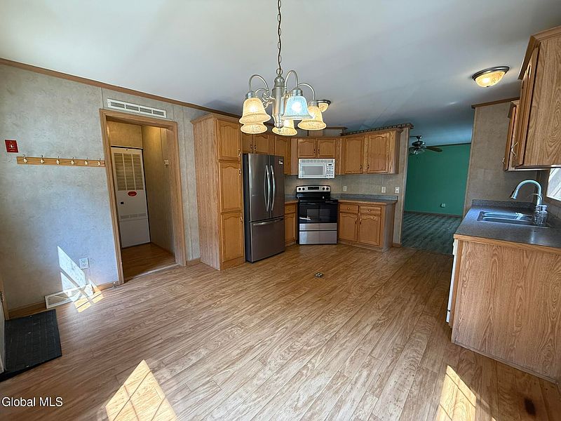 4th image of 1411 Pattens Mills Road