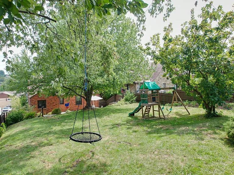 40 W Manilla Ave — Photo 3