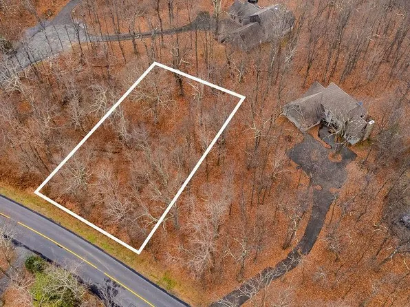 579 Laurel Springs Dr, Roseland, VA 22967