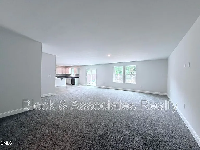 824 Roane St — Photo 5