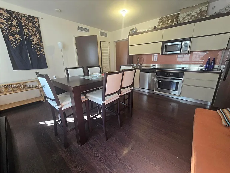 435 21st St #209 — Photo 9