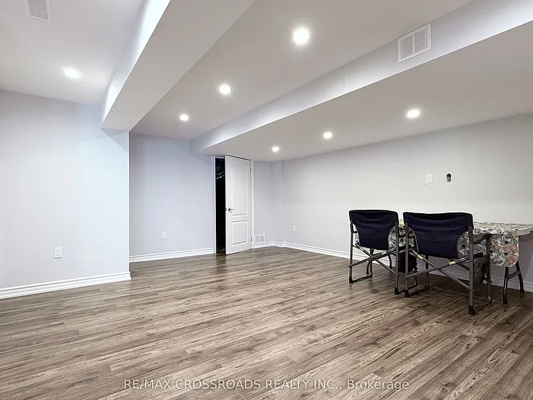 72 Skywood Dr — Photo 38