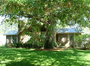 2744 Waterberry Ln, Grand Ridge, FL 32442