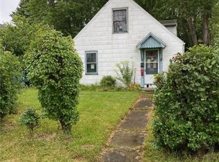 42 Larch Rd, Amherst, NY 14226