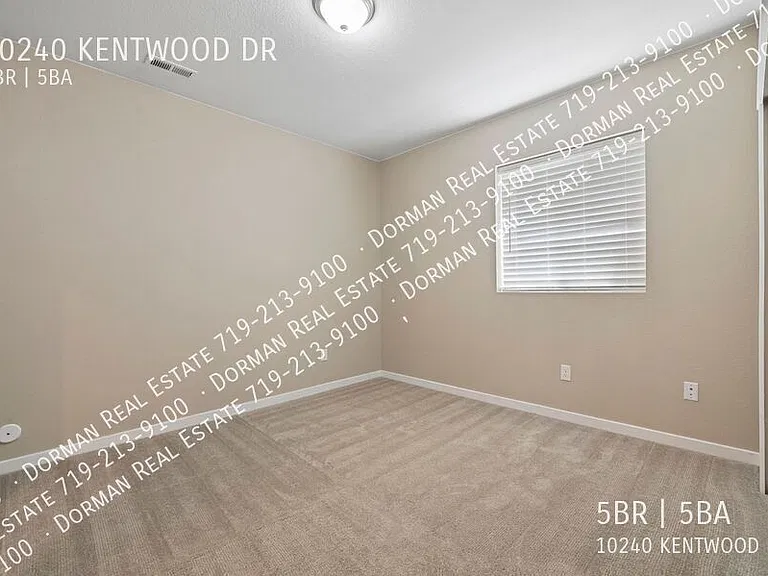 10240 Kentwood Dr — Photo 37