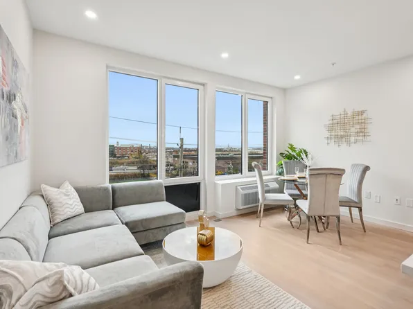 1 Mallory Avenue image 10 of 51