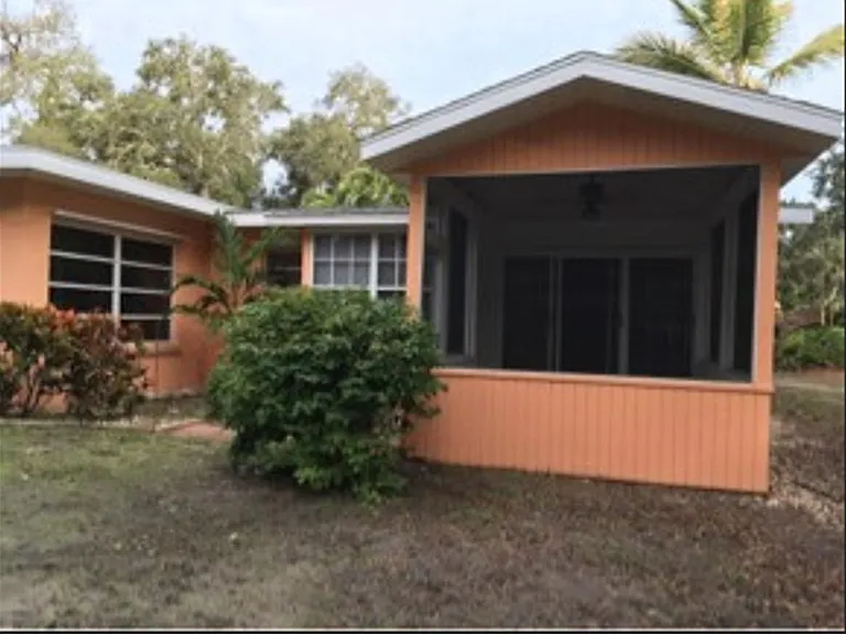 328 Live Oak Rd — Photo 8
