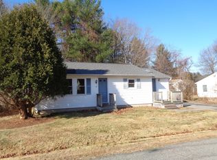 14 Woodbridge Rd, Wells, ME 04090