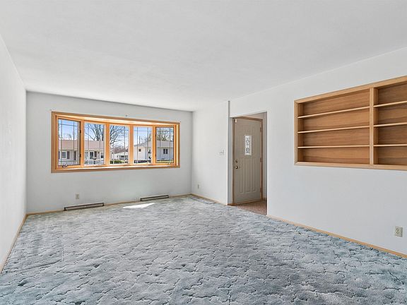 3rd image of 2702 Highview Ave