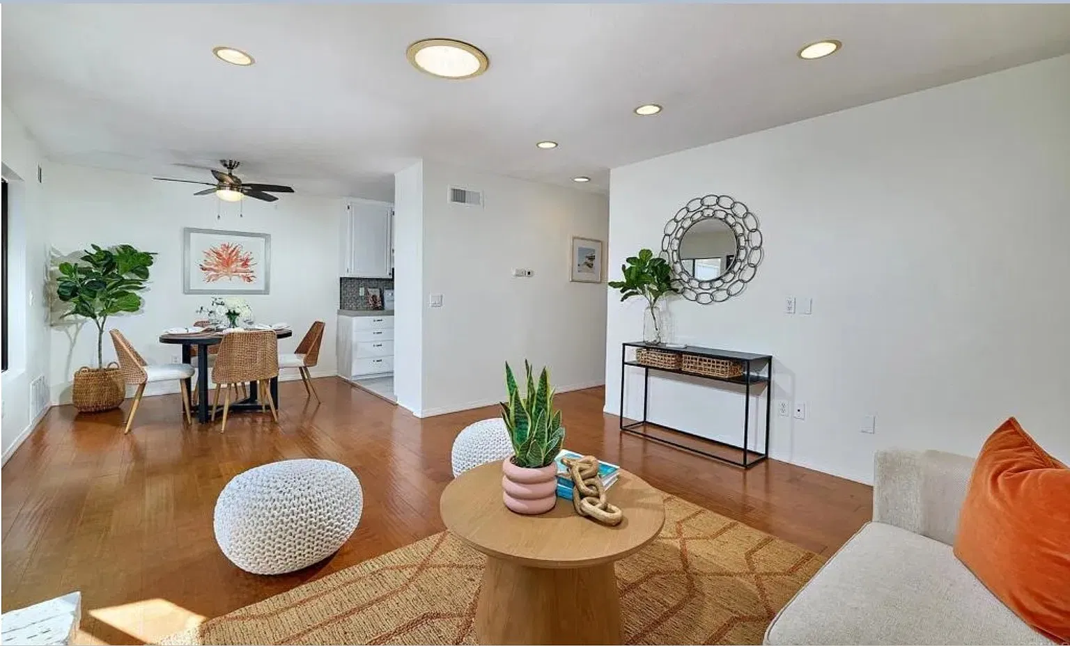 2 bed, 922 sqft, $4,100 — Photo 4