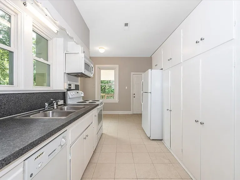 457 N Potomac St — Photo 11
