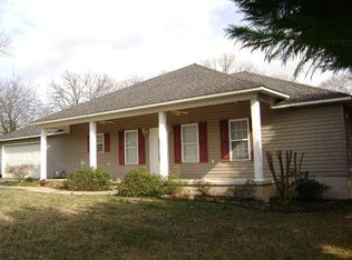 1202 Bullard St SW, Hartselle, AL 35640