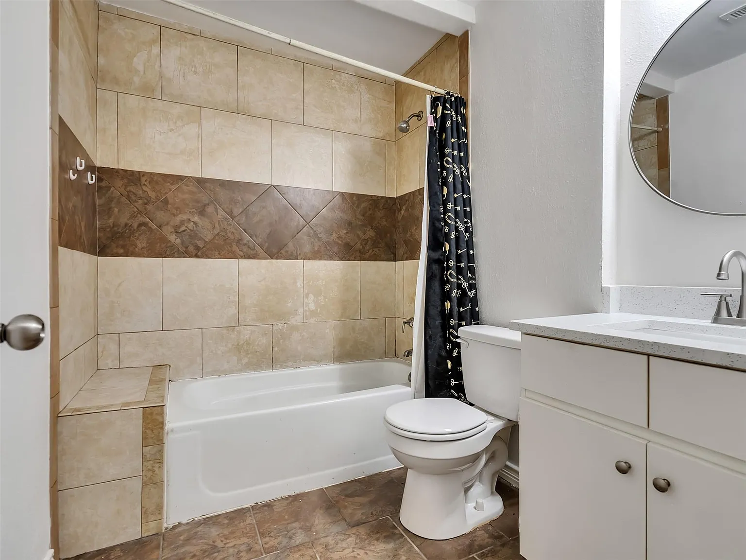 4 bed, 2.0 bath, 1406 sqft, $1,700 — Photo 2