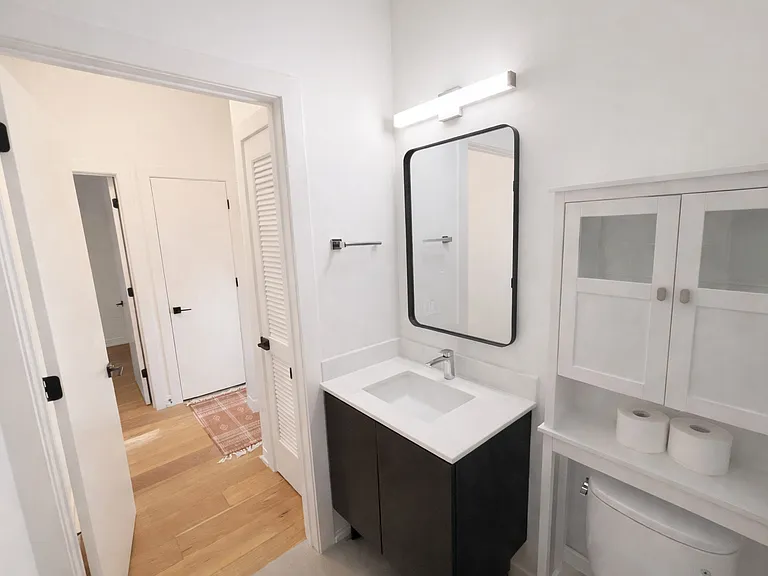4513 N Clark St #204 — Photo 9
