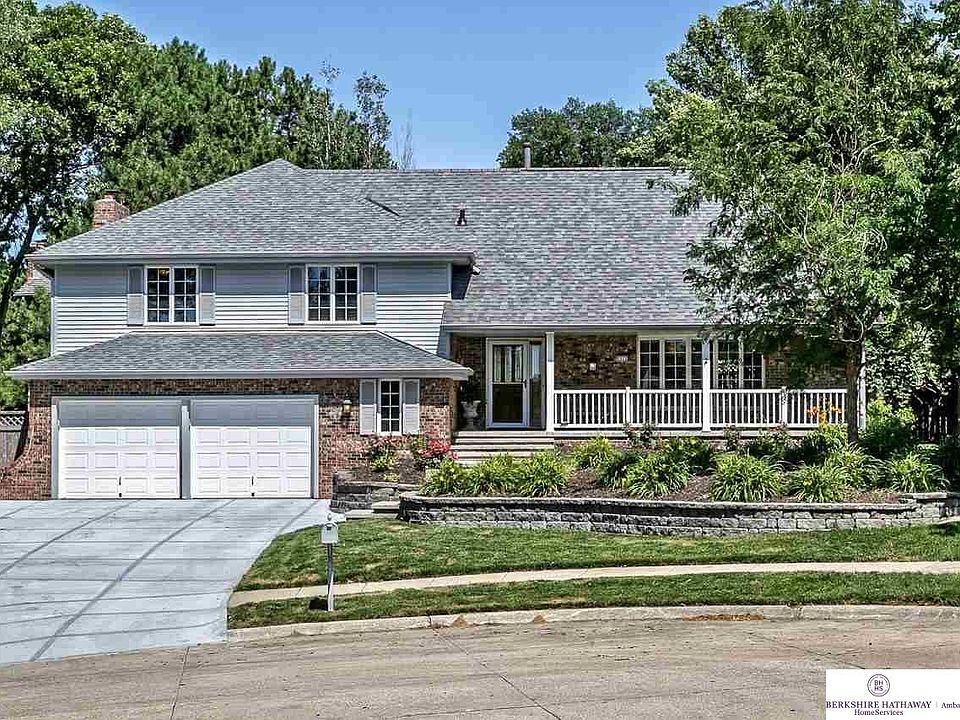 1st image of 1211 N 123rd Cir