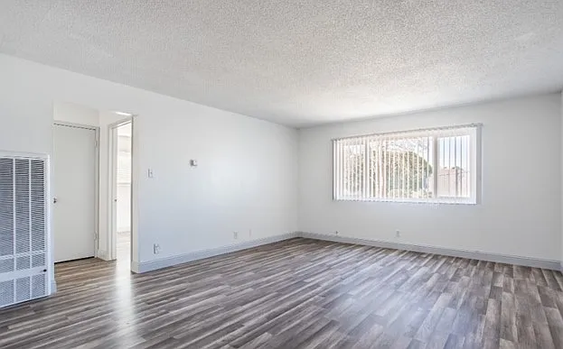 Villa Grove Apartments — Photo 3