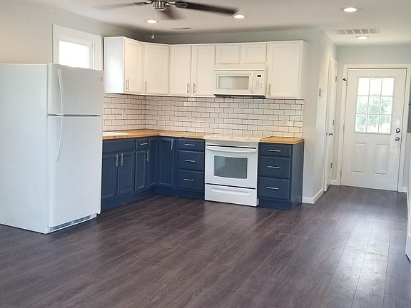 Open Concept Kitchen and Living Room!