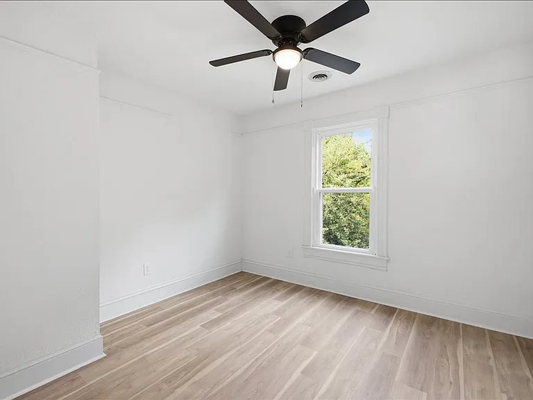 322 Florida Ave — Photo 23