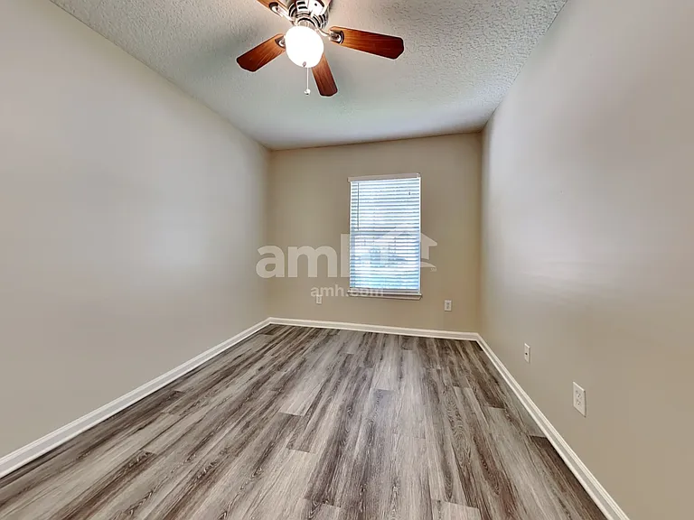 947 Silver Spring Ct — Photo 22