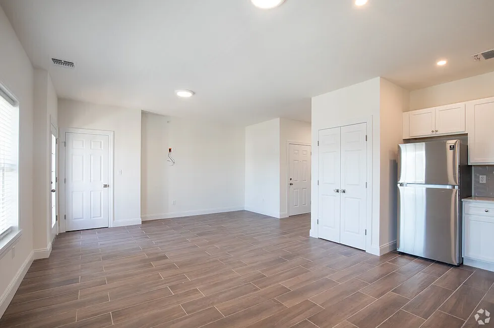 1 bed, 1075 sqft, $2,975 — Photo 4