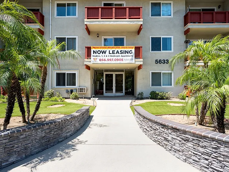 Lombardi Apartments — Photo 70