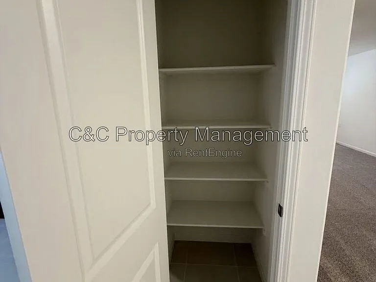 2208 S Helm Ave — Photo 9