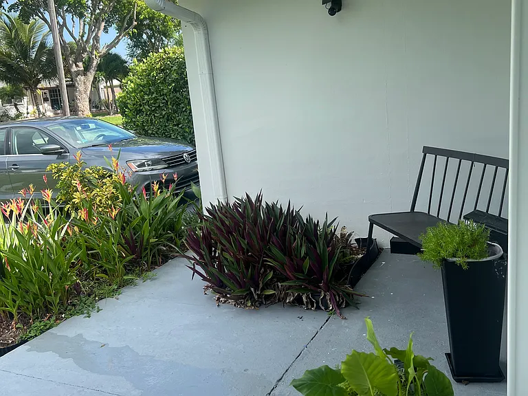 NW 18th Ave — Photo 9