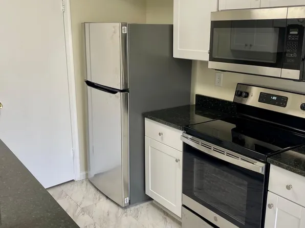 20253 Shipley Ter, Germantown, MD