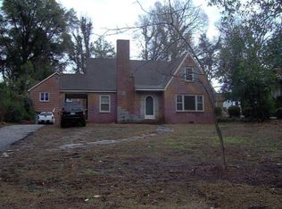 317 Valley Rd, Fayetteville, NC 28305