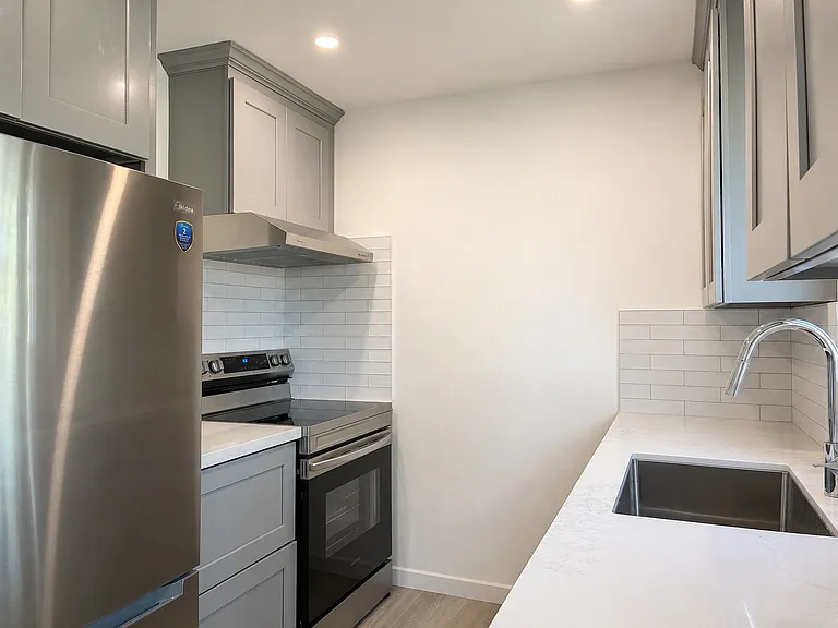 727 E Duane Ave #3 — Photo 1