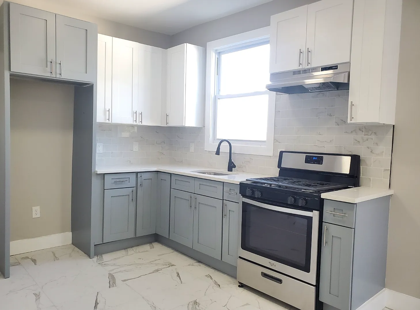 3 bed, 1200 sqft, $2,249 — Photo 2