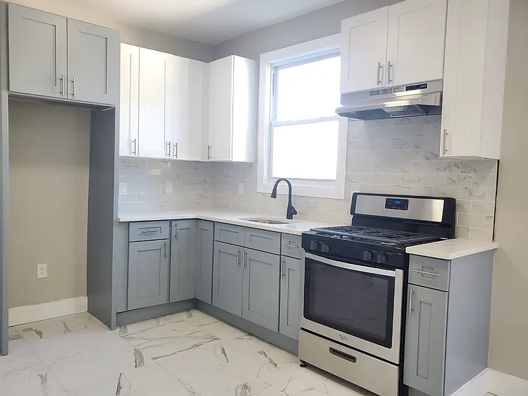 495 S 18th St #5 — Photo 2