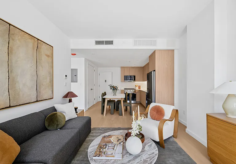 645 Park Pl #8D — Photo 5
