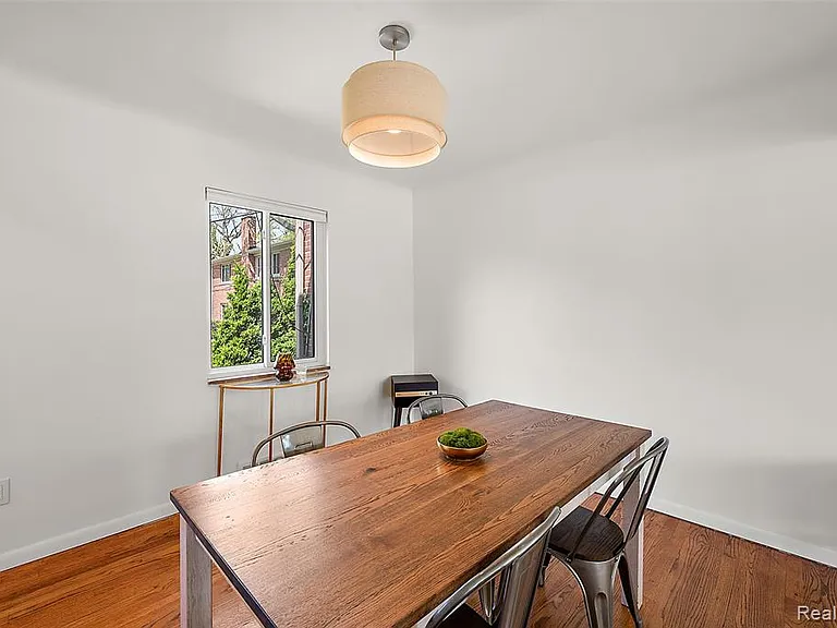 1065 Wimbleton Dr — Photo 6