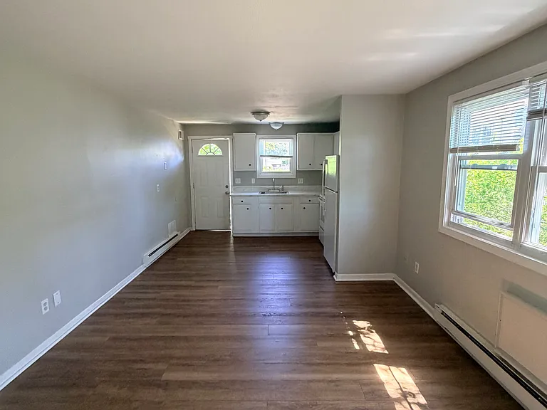 451 Main St #4 — Photo 4
