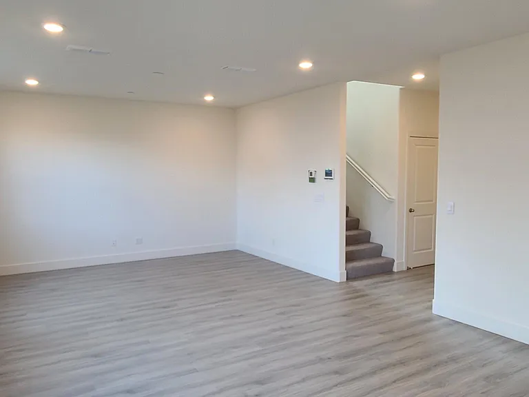 938 Pipit St — Photo 7