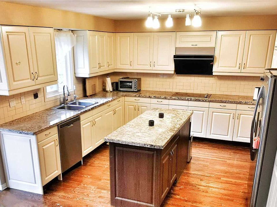 2nd image of 47 Miriam Cres